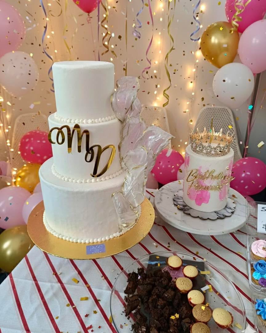 🎂✨ Cuando el pastel no solo es postre… también es protagonista.
En Delix creamos pasteles que combinan elegancia, sabor y diseño personalizado para cada ocasión 🎉💜

👑 Desde coronas reales hasta detalles modernos y delicados…

¡Tú imagina el pastel de tus sueños y nosotros lo horneamos!

📲 Haz tu pedido con anticipación y celebra a lo grande (y con estilo).